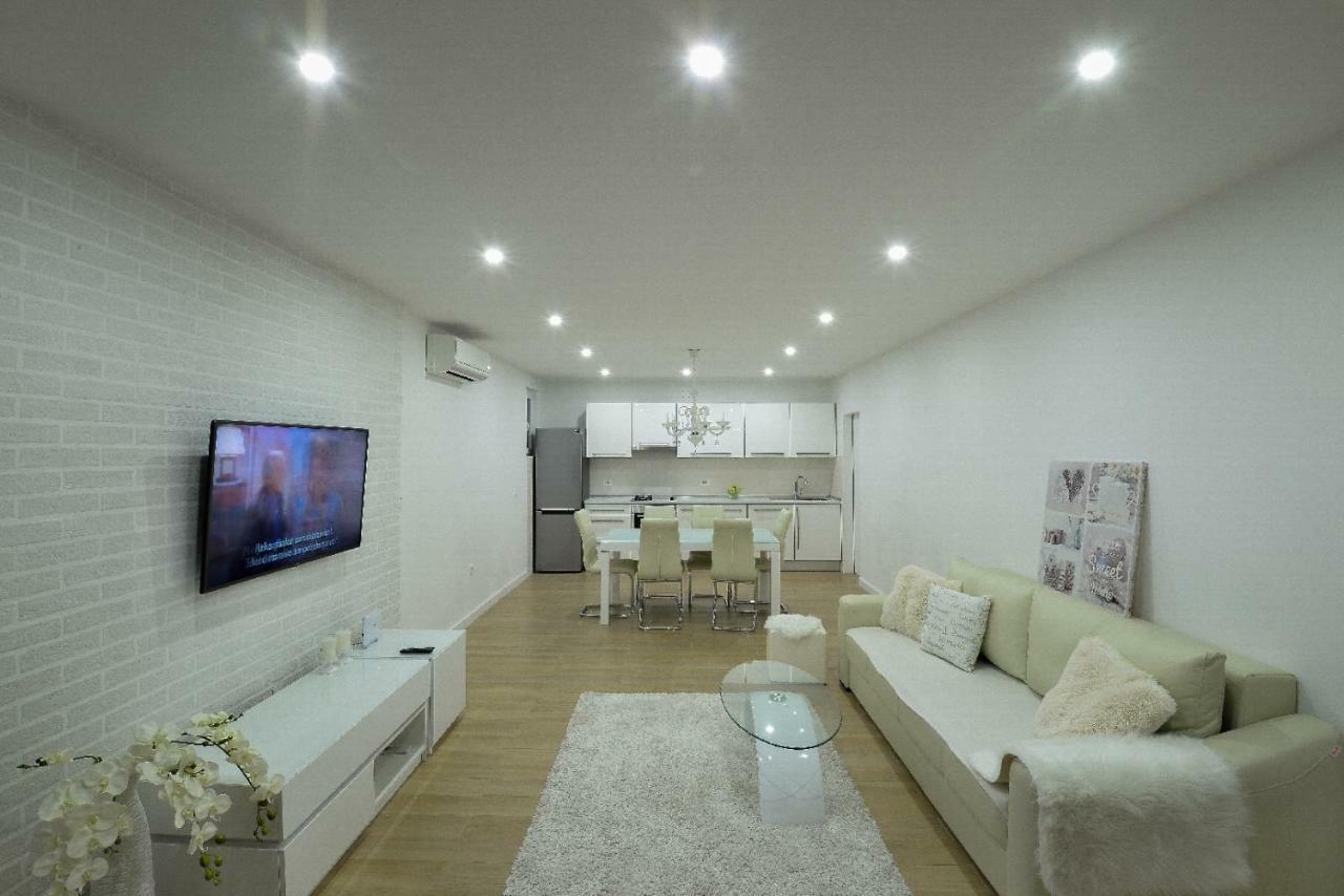 מאקרסקה Villa Jelena מראה חיצוני תמונה